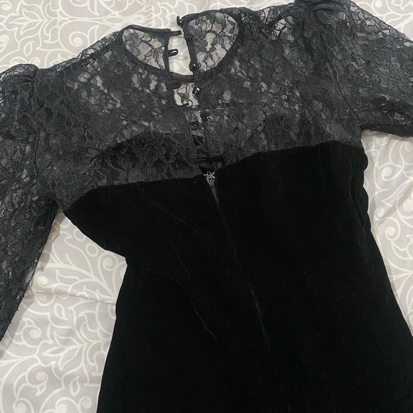 80’s Lace dress - Picture 2 of 3